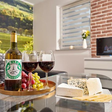 زيلونا غورا Apartament Winnica المظهر الخارجي الصورة